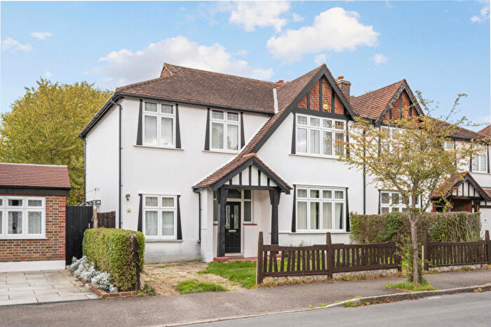 5 Bedroom Semi Detached House To Rent In The Ridge, Surbiton, KT5