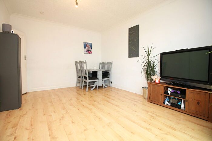 3 Bedroom Semi-detached House For Sale In Anchorsholme Lane East, Thornton-Cleveleys, FY5