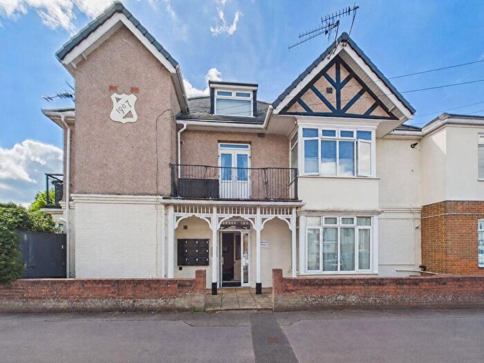 1 Bedroom Apartment For Sale In Grand Avenue, Bournemouth, Dorset, BH6