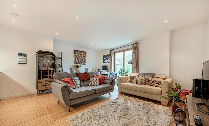 1 Bedroom Flat To Rent In Wingate Square, London, SW4