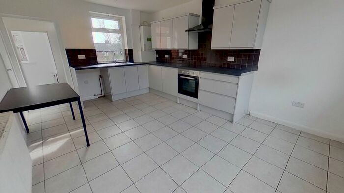 3 Bedroom Semi-Detached House To Rent In Cragside Walk, Kirkstall, Leeds, LS5