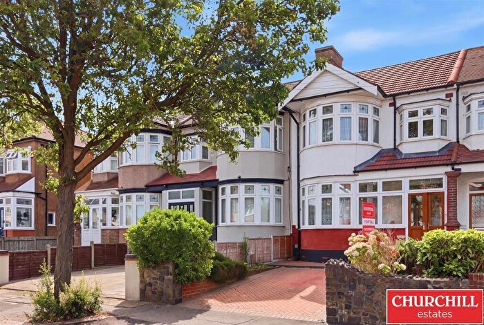 3 Bedroom House For Sale In Braintree Avenue, Ilford, IG4