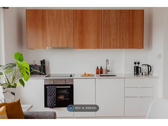 Studio To Rent In Clyde House, Kingston Upon Thames, KT1