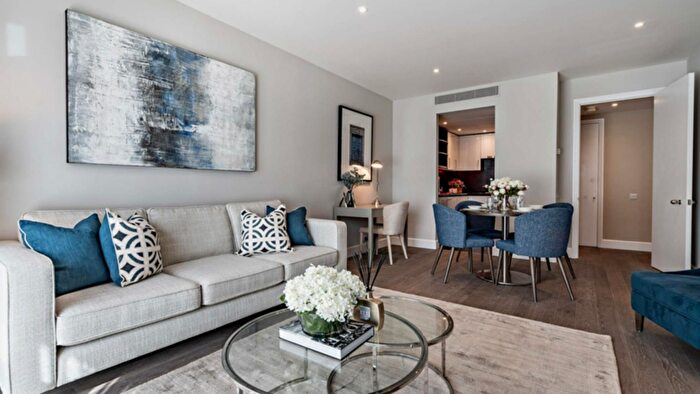 2 Bedroom Flat To Rent In Circus Apartments, Westferry Circus, London, E14