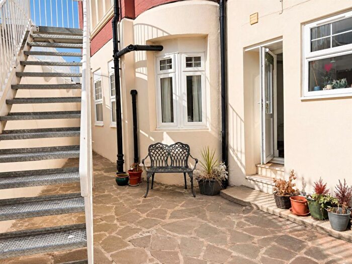 2 Bedroom Flat For Sale In De La Warr Parade, Bexhill, TN40