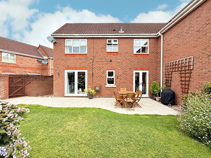 3 Bedroom Semi Detached House For Sale In Wadbarn, Dickens Heath, B90