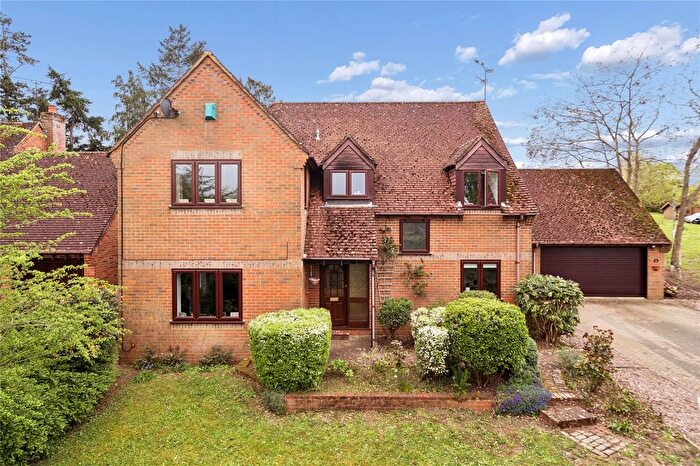4 Bedroom Detached House For Sale In The Hawthorns, Charvil, Berkshire, RG10