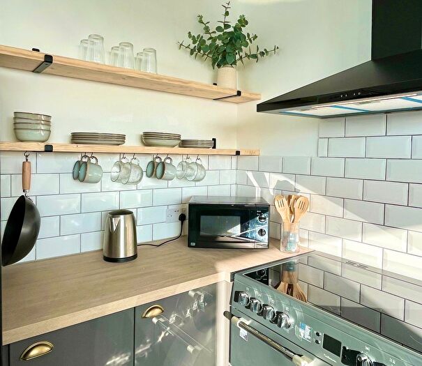 6 Bedroom End Terrace House For Sale In Danygraig Road, Swansea, SA1