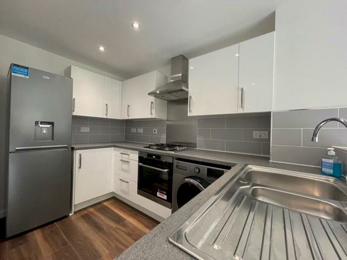 5 Bedroom House To Rent In Stratford House Road, Birmingham, B5