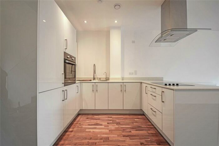2 Bedroom Apartment To Rent In Flamsteed Close, Cambridge, CB1