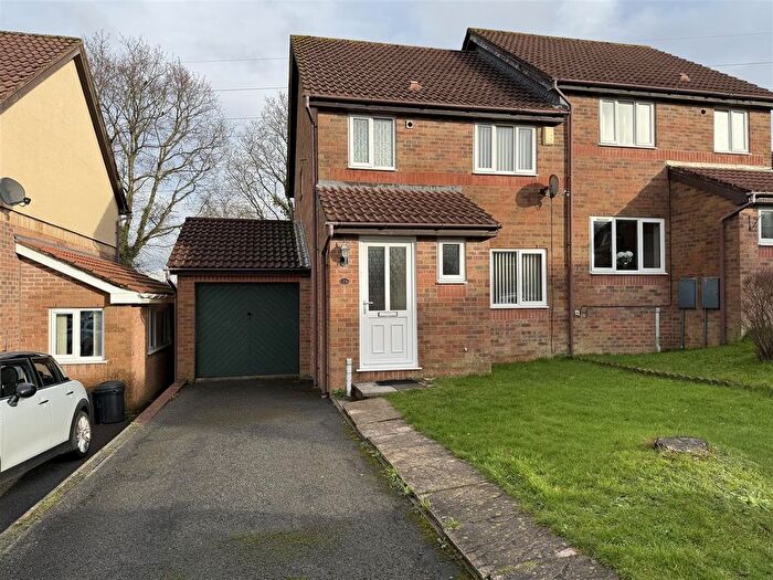 3 Bedroom Semi Detached House For Sale In Clos Y Deri, Dafen, Llanelli, SA14