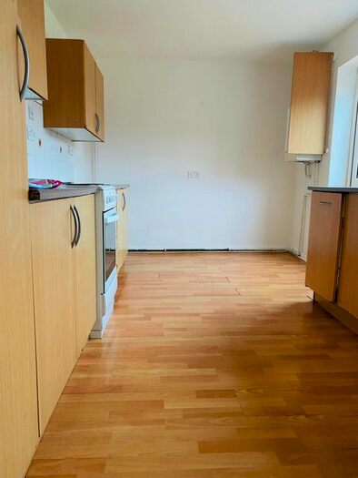 3 Bedroom Property To Rent In Newark Road, Crawley RH10