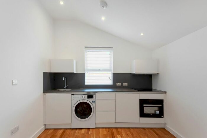 Studio To Rent In Grosvenor Road, London, W7