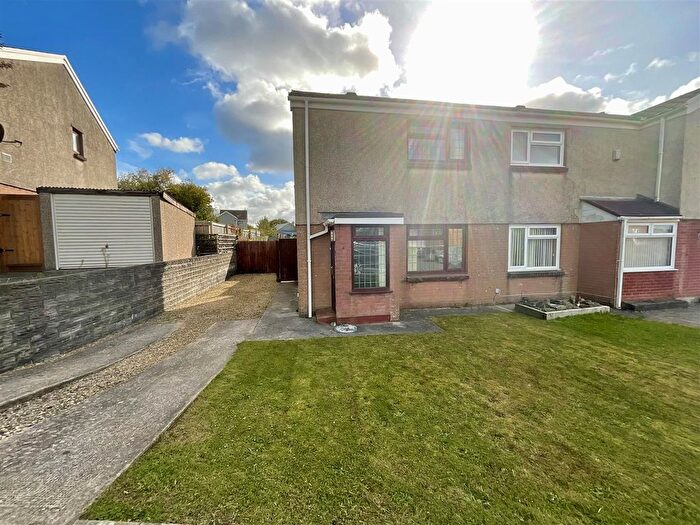 2 Bedroom Semi-detached House For Sale In Tir Newydd, Llanelli, SA14