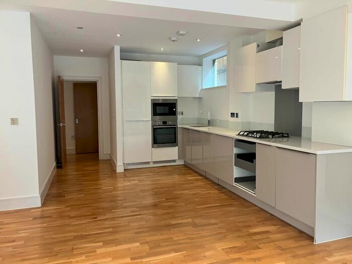2 Bedroom Flat To Rent In Grange Road, London, SE1