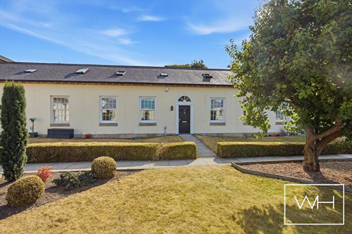 3 Bedroom Coach House For Sale In Stable Gardens, Sprotbrough, Doncaster, DN5