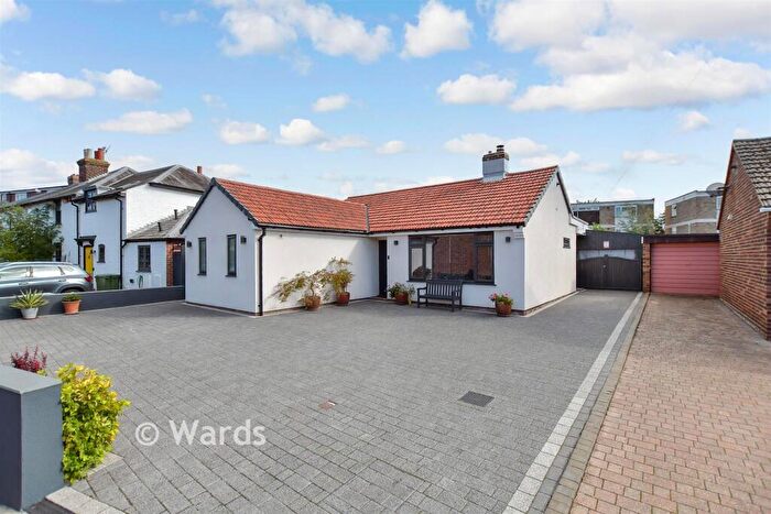 4 Bedroom Detached Bungalow For Sale In Victoria Road, Canterbury, Kent, CT1
