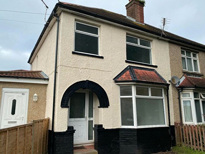 3 Bedroom Semi-Detached House To Rent In Honeysuckle Road, Southampton, Hampshire, SO16