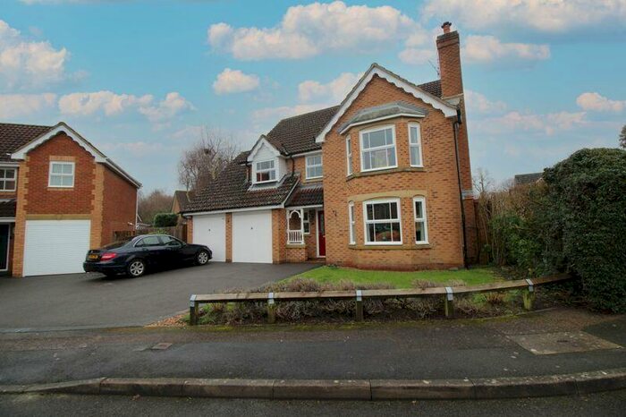 4 Bedroom Detached House To Rent In Franklin Road, Crawley, RH10