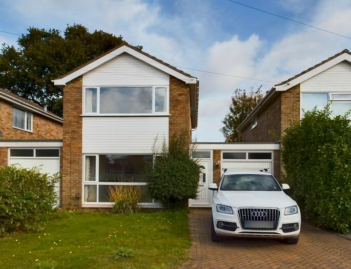 3 Bedroom Link Detached House To Rent In Flowers Close, Hamble, Southampton, SO31