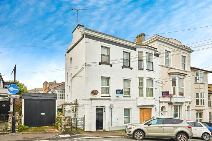 2 Bedroom Flat For Sale In George Street, Ryde, Isle Of Wight, PO33
