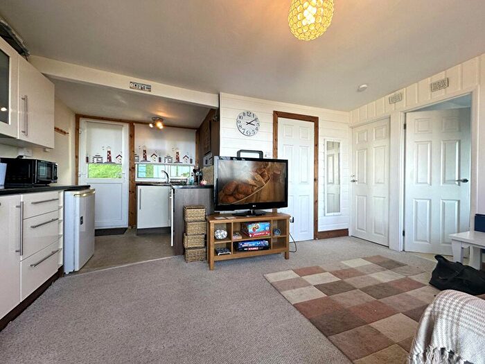 2 Bedroom Chalet For Sale In Sea Valley, Buck`s Cross, EX39