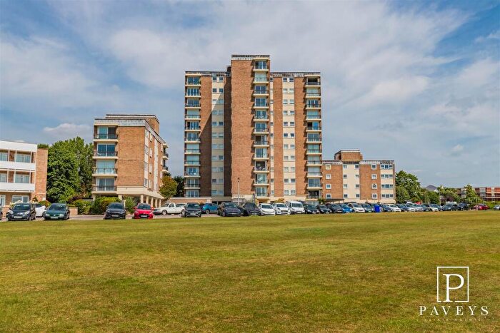 3 Bedroom Flat For Sale In The Esplanade, Frinton-On-Sea, CO13