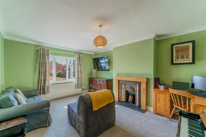 3 Bedroom Property For Sale In Hillam Road, Gateforth, Selby, YO8