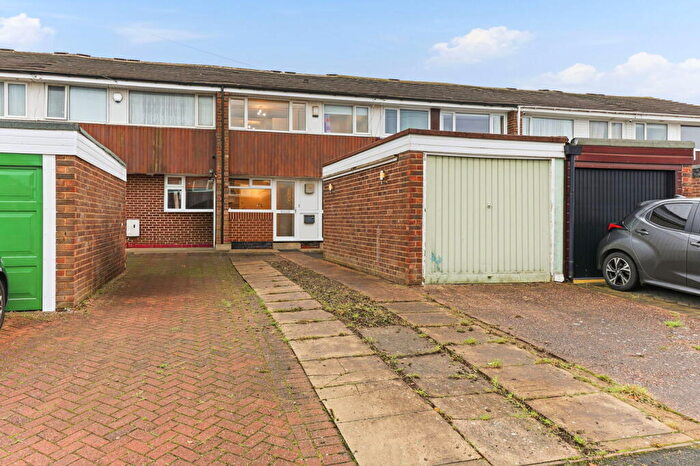 3 Bedroom Terraced House For Sale In High Ridge Park, Rothwell, Leeds, LS26