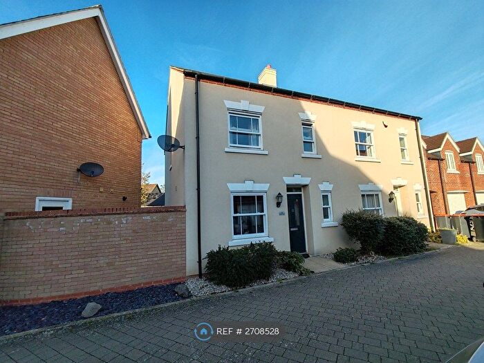 3 Bedroom Semi-detached House To Rent In Midsummer Grove, Bedford, MK40