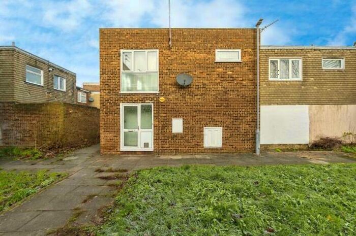 2 Bedroom Flat To Rent In Copenhagen Close, Luton, LU3