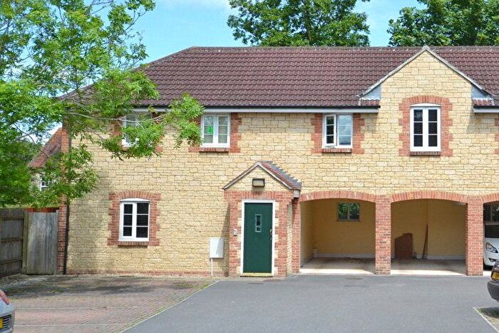 1 Bedroom Flat For Sale In Pines Close, Wincanton, Somerset, BA9