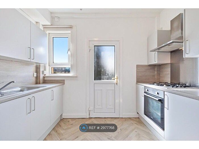 2 Bedroom Flat To Rent In Oxford St, Coatbridge, ML5