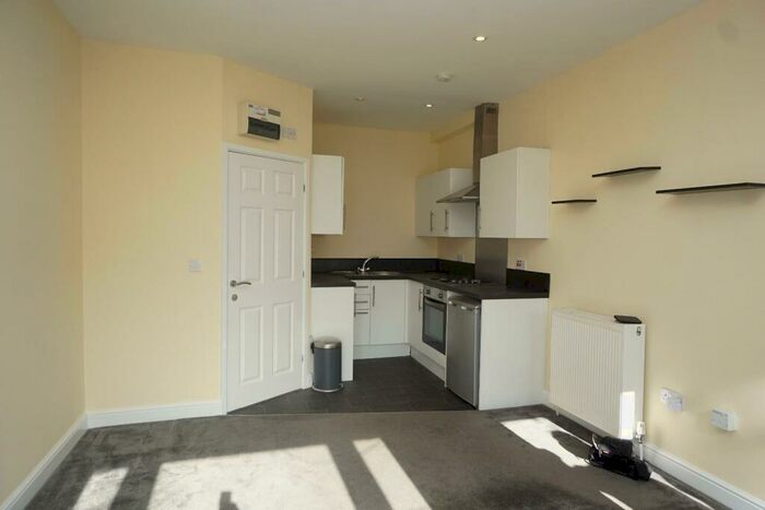 Studio To Rent In Heavygate Road, Sheffield, S10