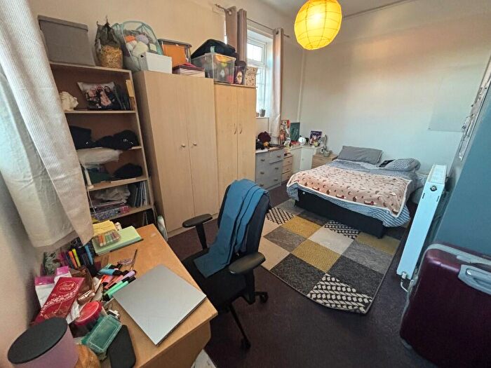 2 Bedroom Flat To Rent In Lawrence Road, Liverpool, Merseyside, L15