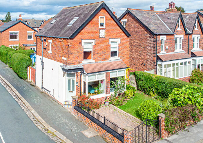 5 Bedroom Detached House For Sale In Gledhow Avenue, Leeds, LS8