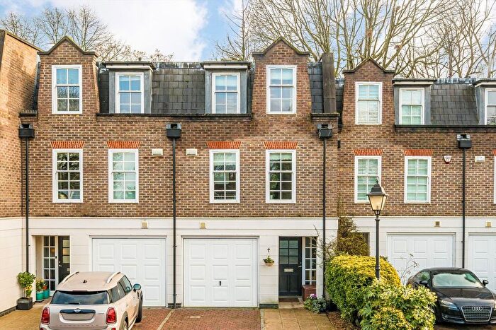 3 Bedroom Terraced House For Sale In Abbey Mews, Isleworth, TW7