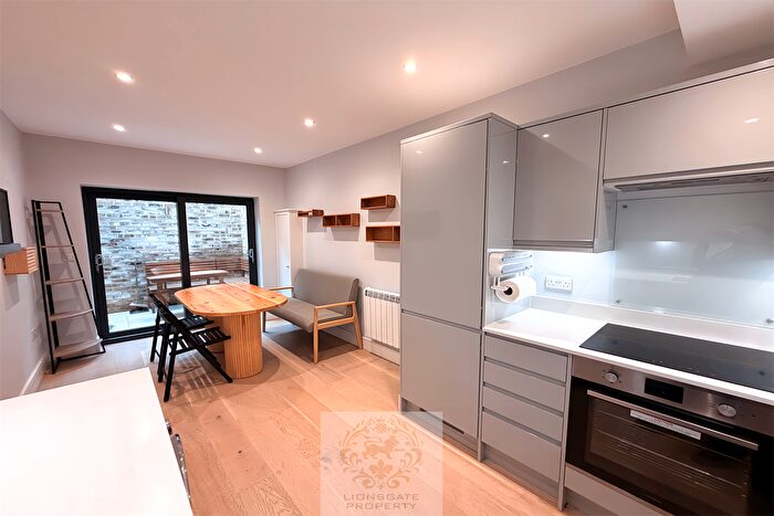 2 Bedroom Property To Rent In Raleigh Road, N8