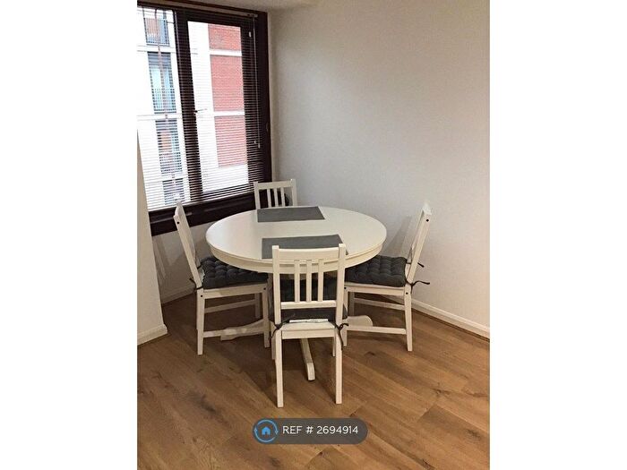 1 Bedroom Flat To Rent In Lochrin Place, Edinburgh, EH3