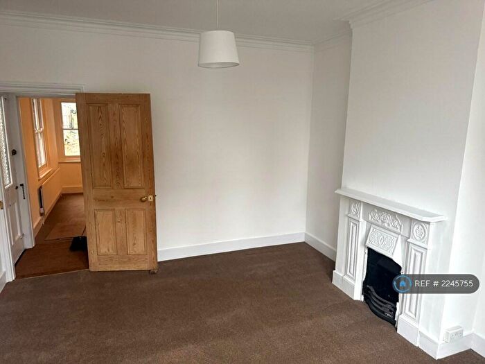 2 Bedroom Detached House To Rent In Sebright Road, Barnet, EN5