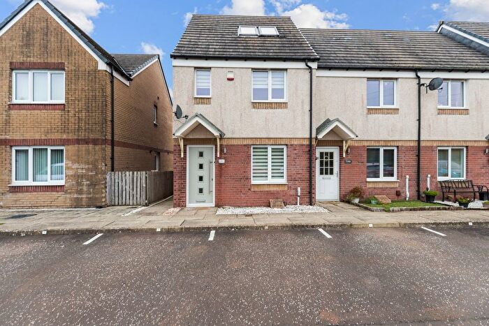 3 Bedroom End Terrace House For Sale In Hallhill Crescent, Johnstone, Renfrewshire, PA5