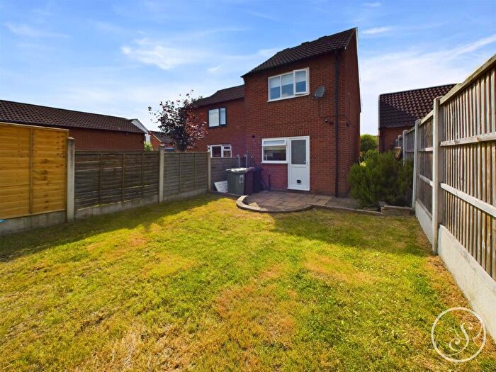 2 Bedroom Semi-Detached House For Sale In Burr Tree Drive, Leeds, LS15