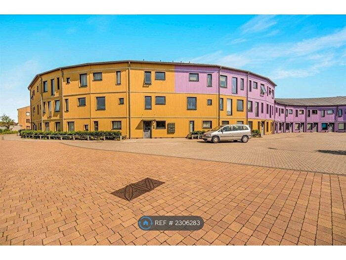 2 Bedroom Flat To Rent In The Serpentine, Aylesbury, HP19