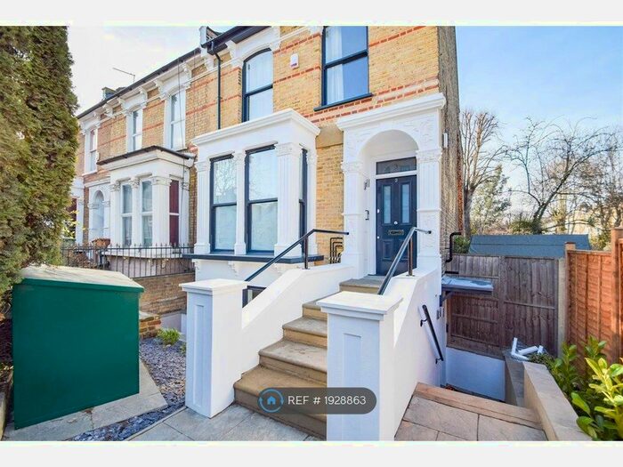 3 Bedroom Flat To Rent In Laura Terrace, London, N4