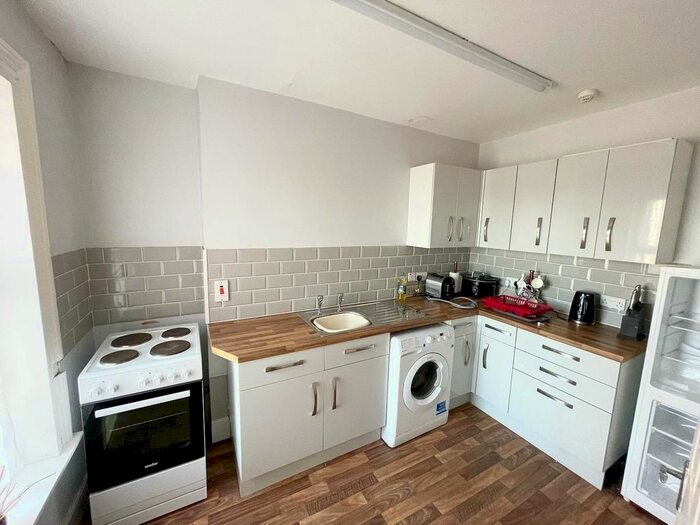 2 Bedroom Flat To Rent In London Road South, Lowestoft, NR33