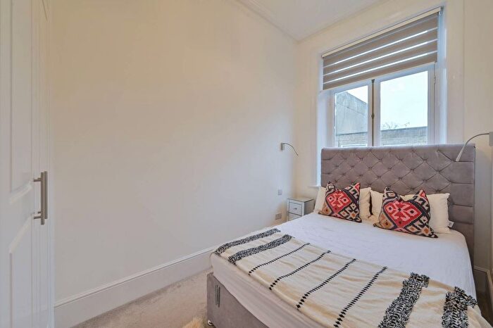 1 Bedroom Flat To Rent In Trebovir Road, Earls Court, London, SW5