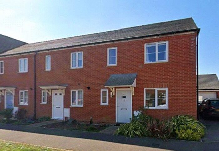 End Of Terrace House For Sale In Linnet Road, Bodicote, Banbury, OX15