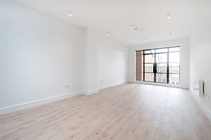 1 Bedroom Flat To Rent In Mitcham Lane, Streatham, SW16