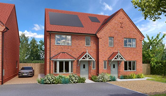 4 Bedroom Semi-Detached House For Sale In Marsworth Road, Pitstone, LU7