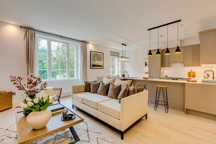 2 Bedroom Flat To Rent In St Georges Square, London SW1V